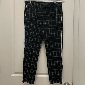 Black and White Pixie Ankle Pants - Size 10